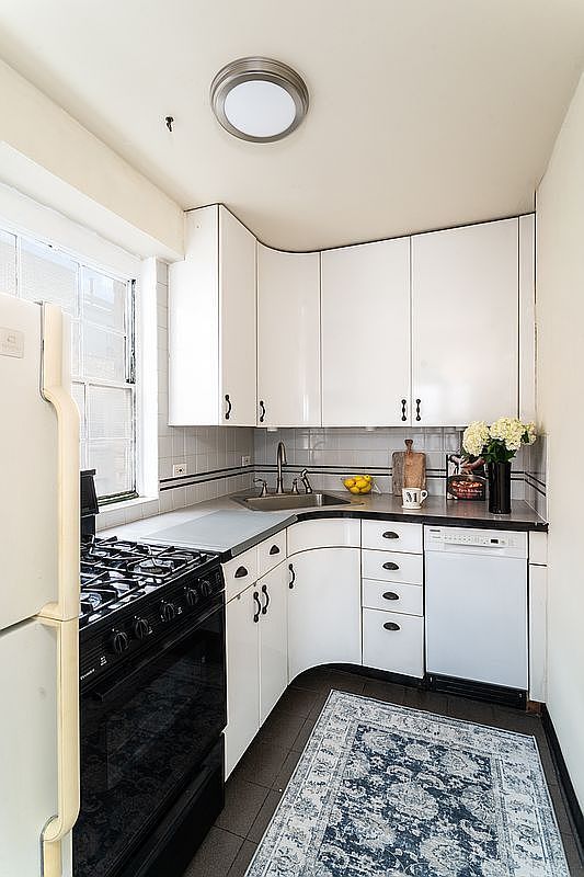 150 E 37th St APT 10A New York, NY 10016 - Thumbnail 5