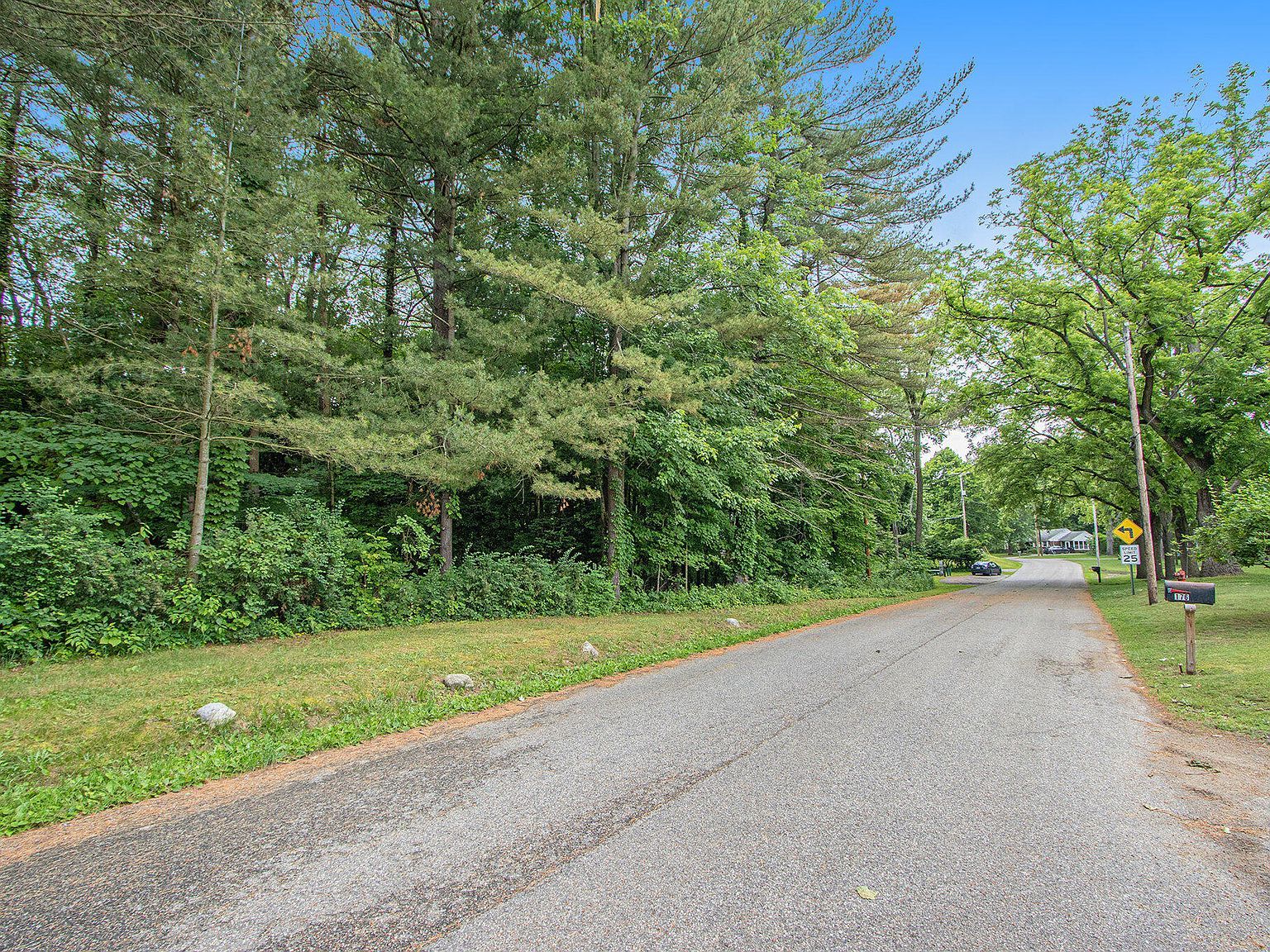 171 Thomas St Allegan, MI 49010 - Thumbnail 5