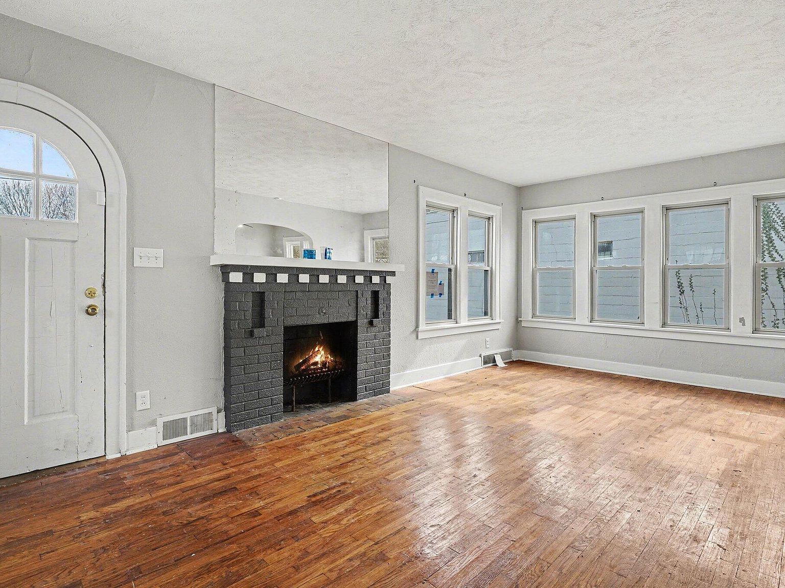 2326 S Burdick St Kalamazoo, MI 49001 - Thumbnail 5