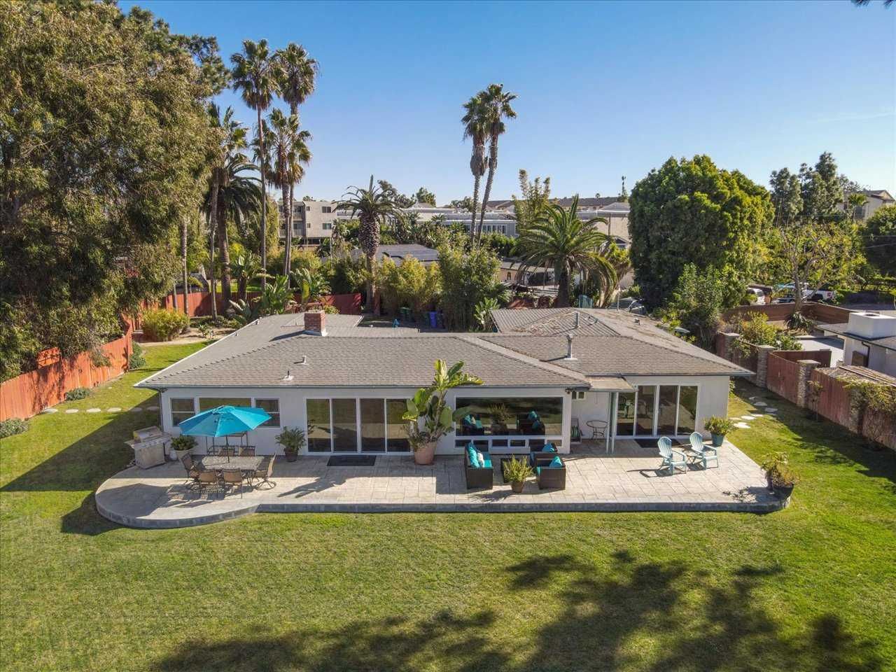 2361 Buena Vista Circle, Carlsbad, CA, USA, 92008 - Thumbnail 5