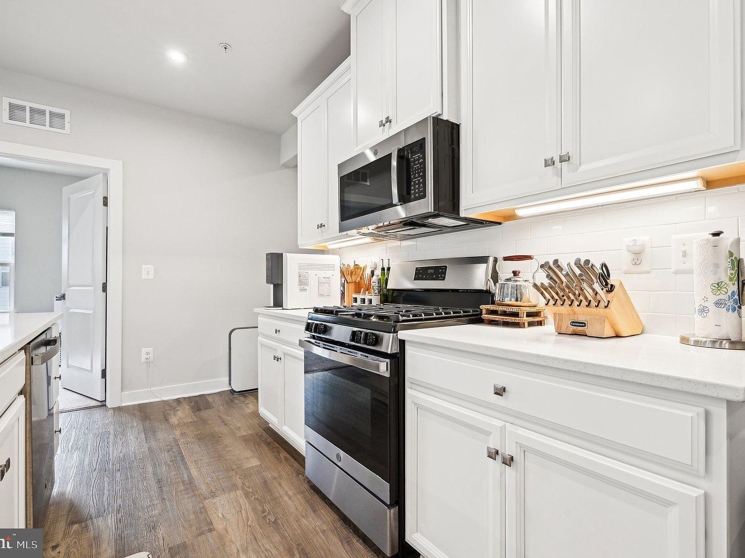 10421 Resort Rd Ellicott City, MD 21042 - Thumbnail 5