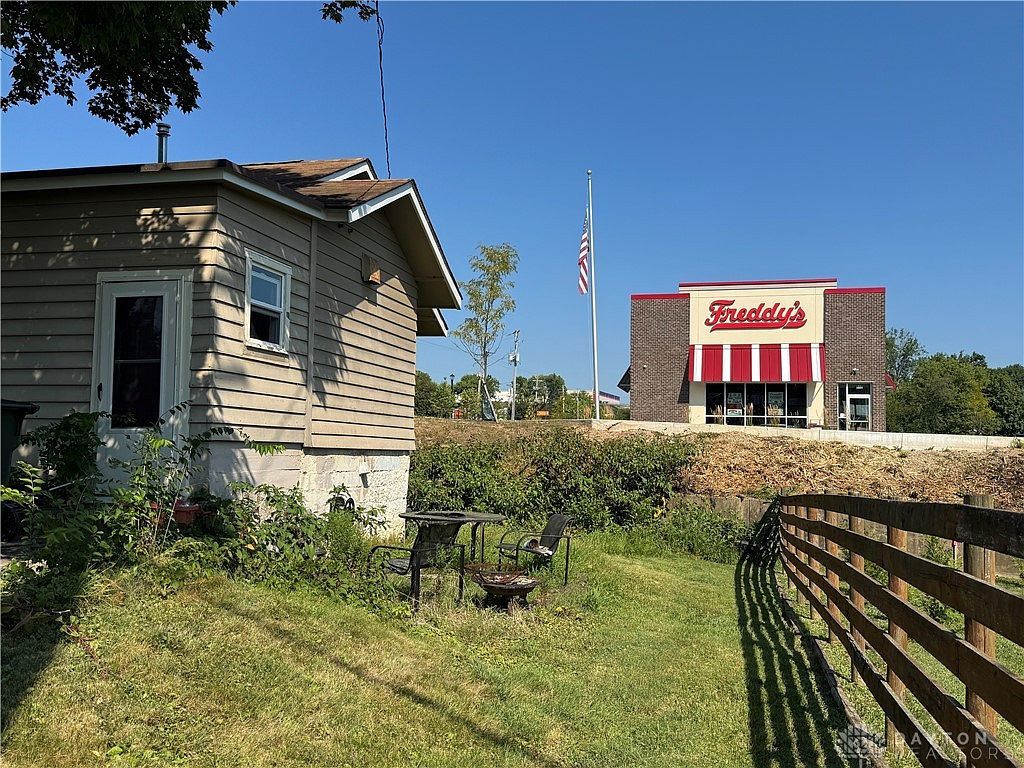 916 S Main St Englewood, OH 45322 - Thumbnail 5