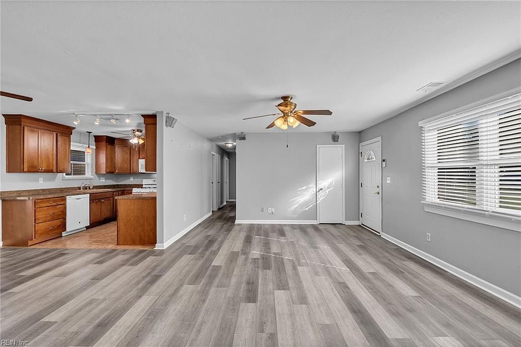 405 Courtney Arch Virginia Beach, VA 23452 - Thumbnail 5