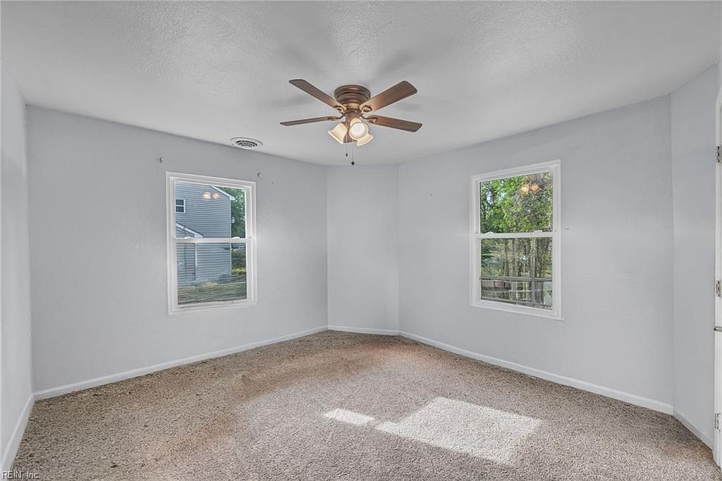 1058 Ivaloo St Norfolk, VA 23513 - Thumbnail 5