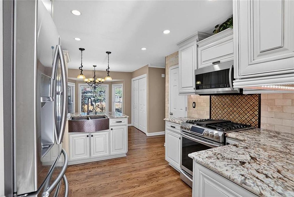 1352 Sheffield Glen Way Atlanta, GA 30329 - Thumbnail 5