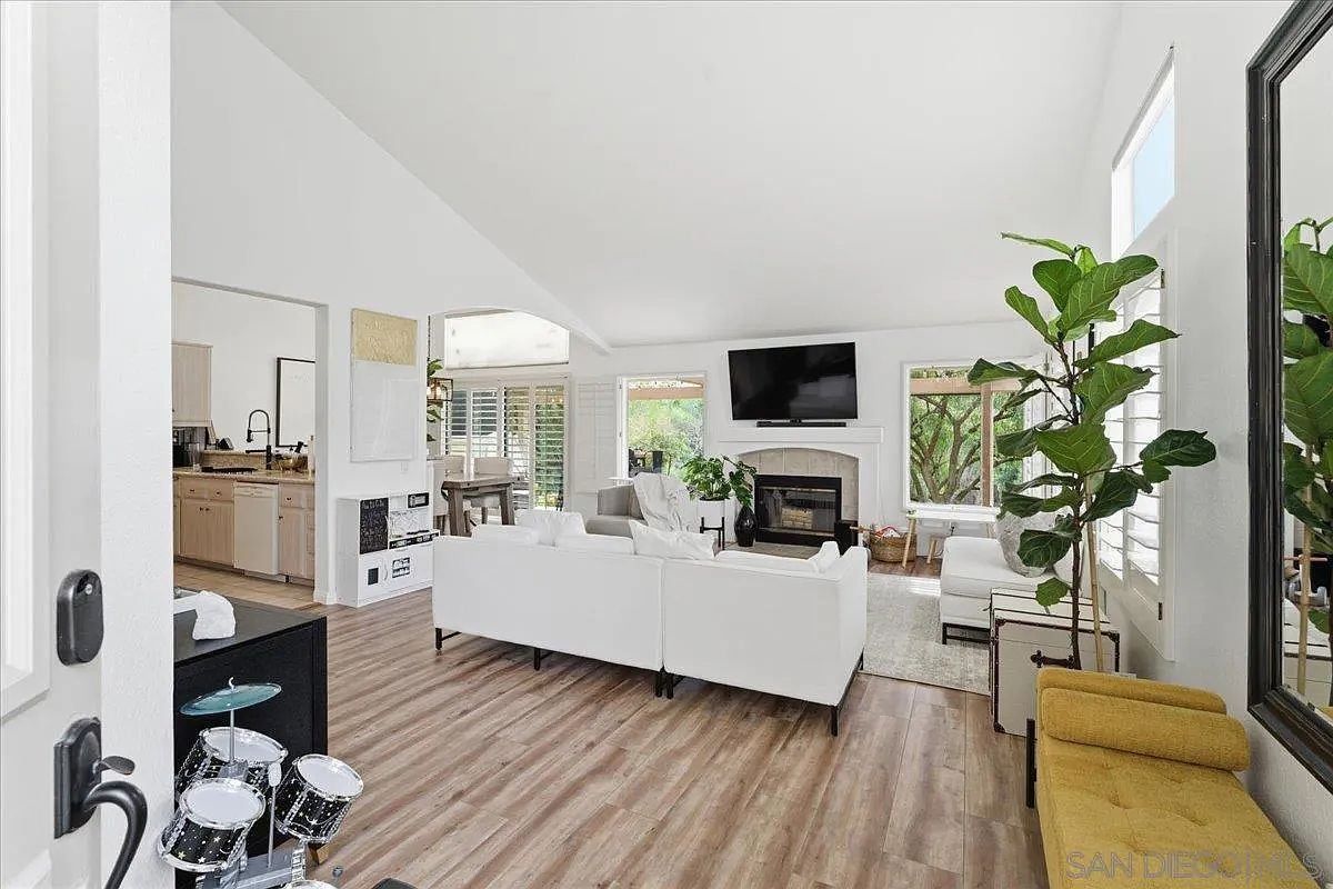 29585 Circle R Greens Dr Escondido, CA 92026 - Thumbnail 5