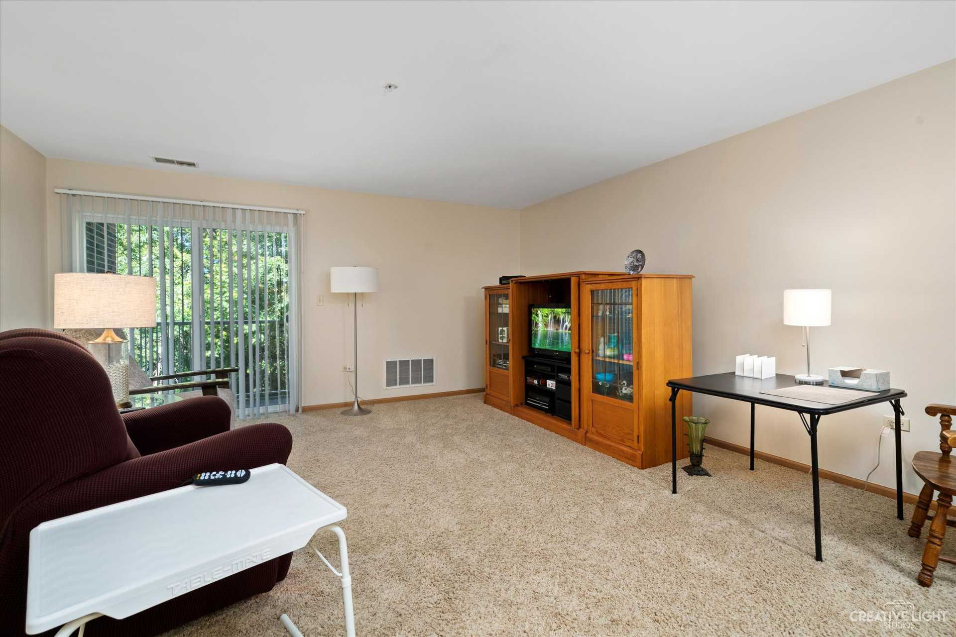 605 Barrington Avenue, East Dundee, IL, USA, 60118 - Thumbnail 5