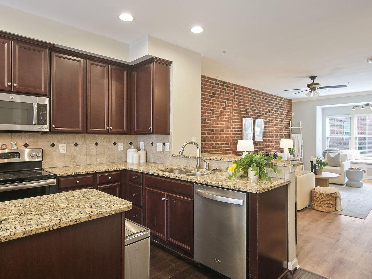 812 S Macon St Baltimore, MD 21224 - Thumbnail 5