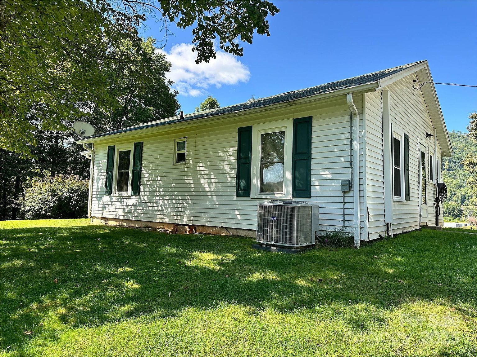 241 Canada Rd Tuckasegee, NC 28783 - Thumbnail 5