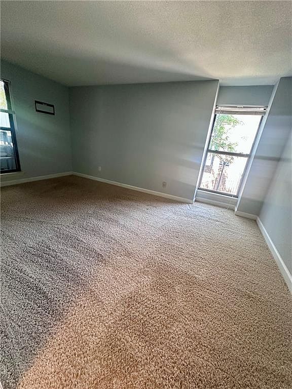 114 E 41st St APT 8 Kansas City, MO 64111 - Thumbnail 5