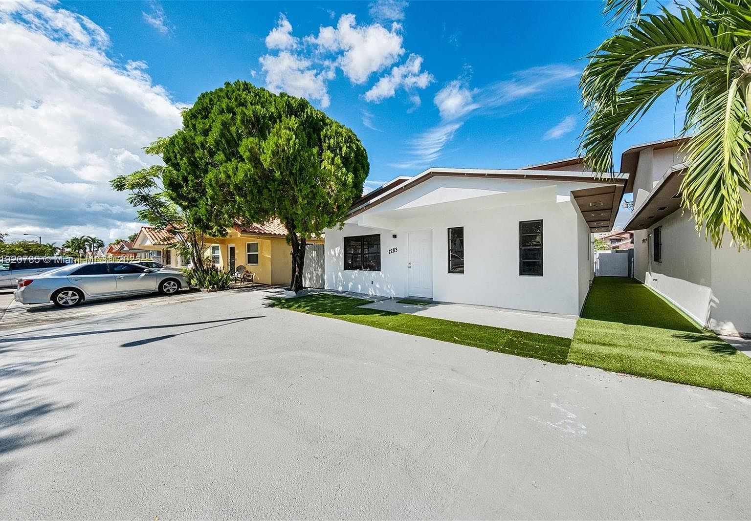 1281 W 42nd St Hialeah, FL 33012 - Thumbnail 5