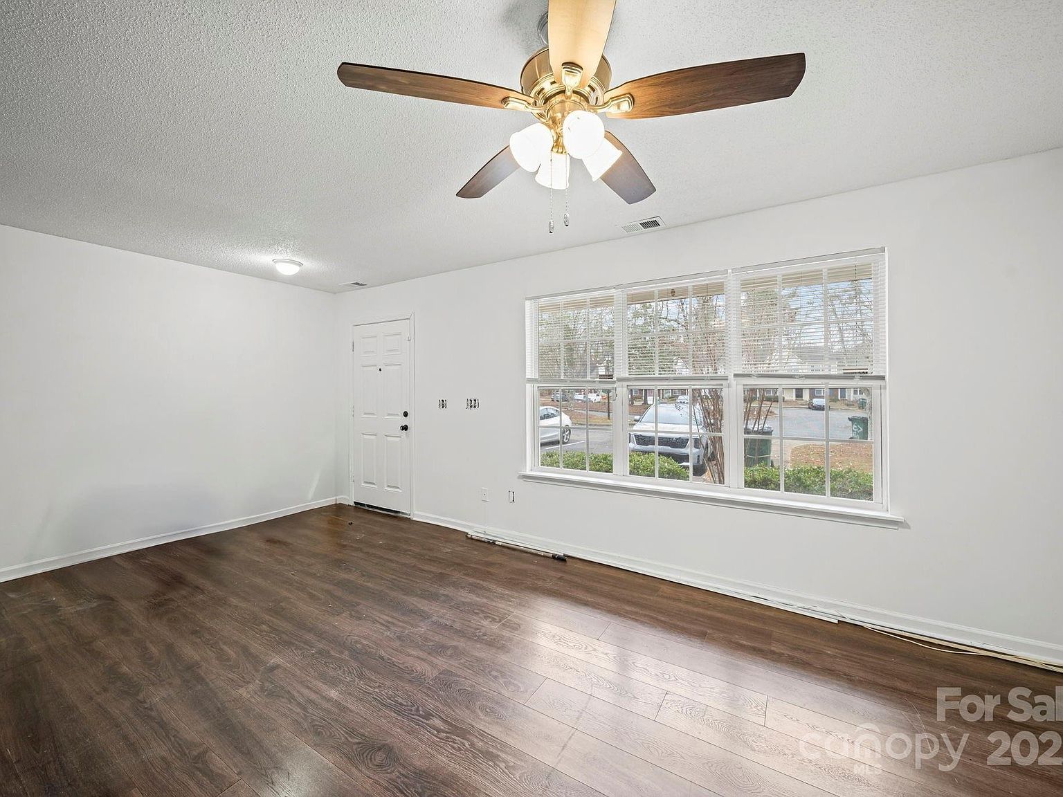 6766 Cypress Tree Ln Charlotte, NC 28215 - Thumbnail 5