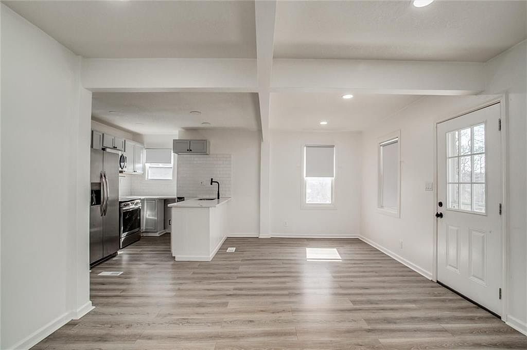 107 N Ditzler Ave Independence, MO 64053 - Thumbnail 5