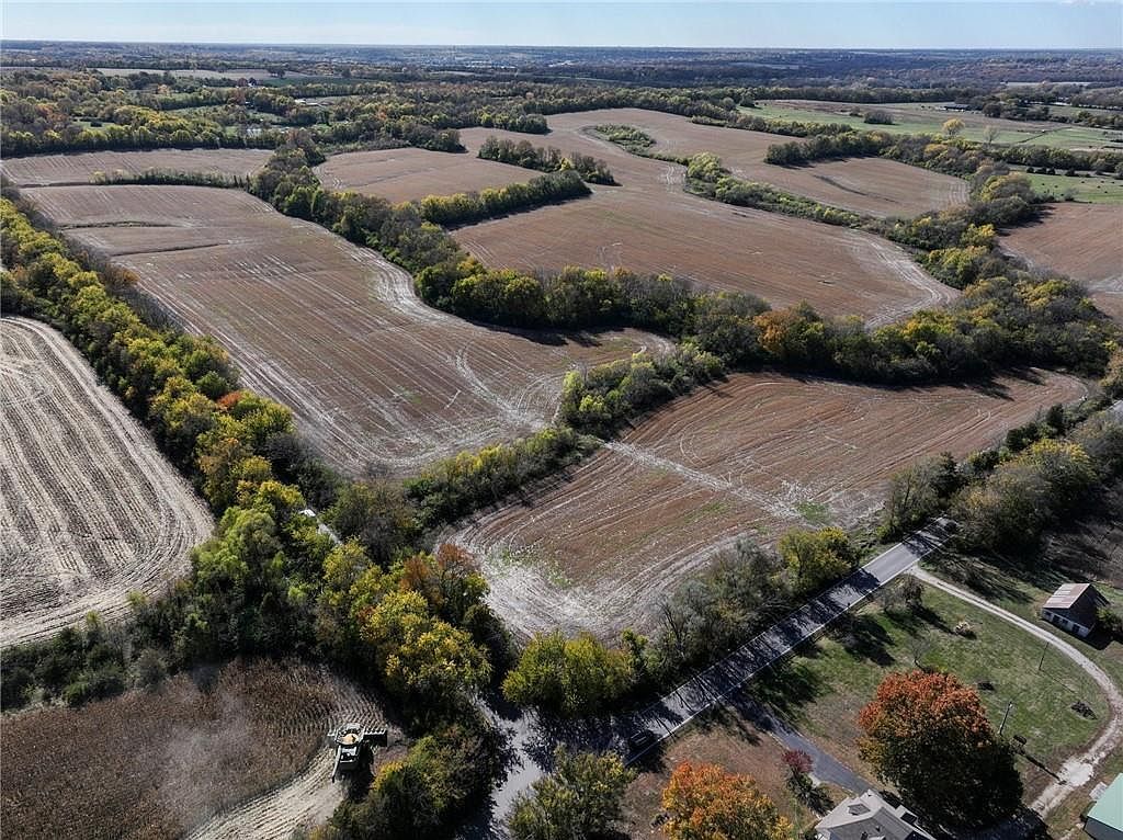 TRACT 13002nd St E #139 Kansas City, MO 64149 - Thumbnail 5