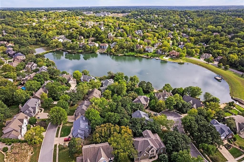 5703 Cottonwood St Shawnee, KS 66216 - Thumbnail 5