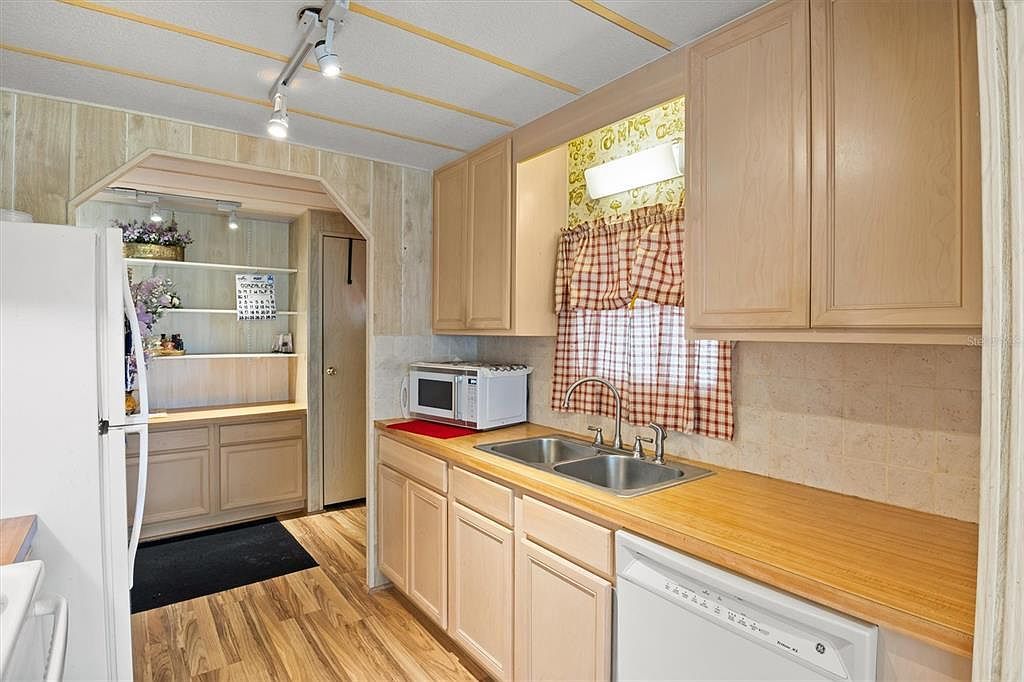 1737 E Robin Ave Sebring, FL 33870 - Thumbnail 5