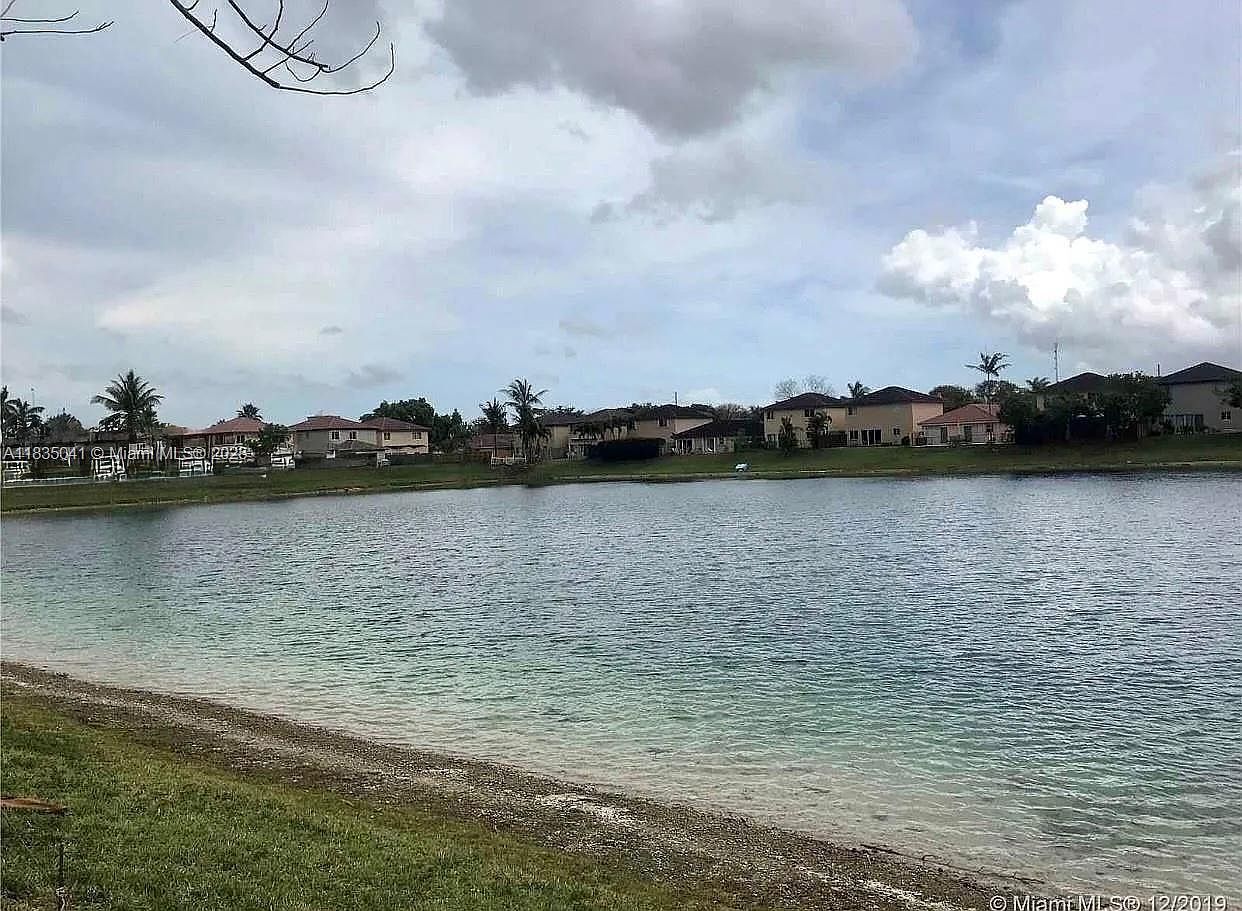 12010 SW 135th Ter Miami, FL 33186 - Thumbnail 5