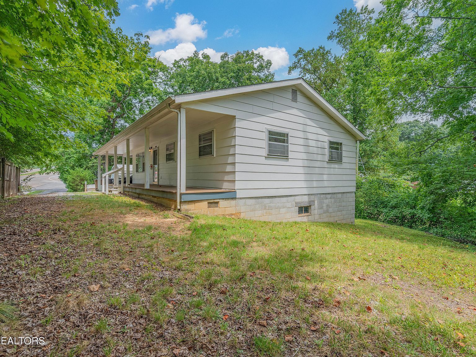 5616 N Broadway St Knoxville, TN 37918 - Thumbnail 5