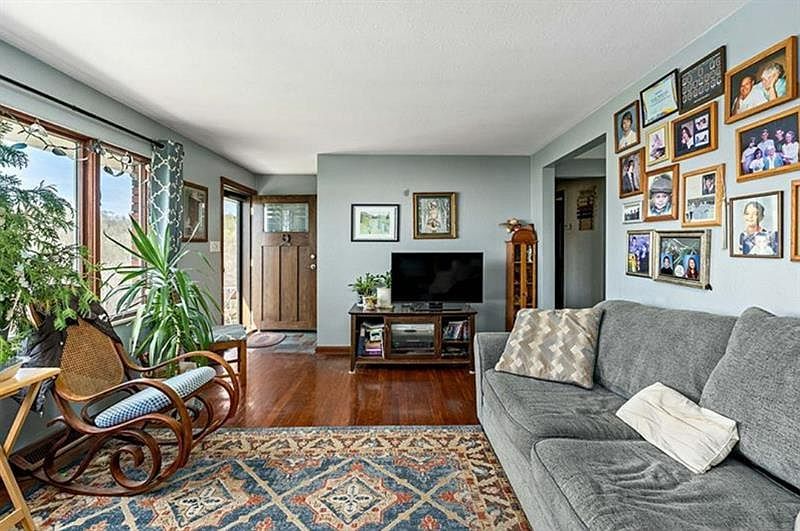 44 Kaukonen Dr Coal Center, PA 15423 - Thumbnail 5