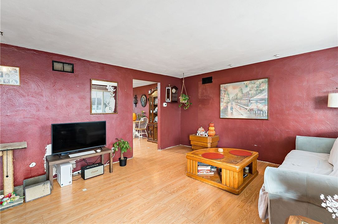 553 Indus St Pittsburgh, PA 15207 - Thumbnail 5