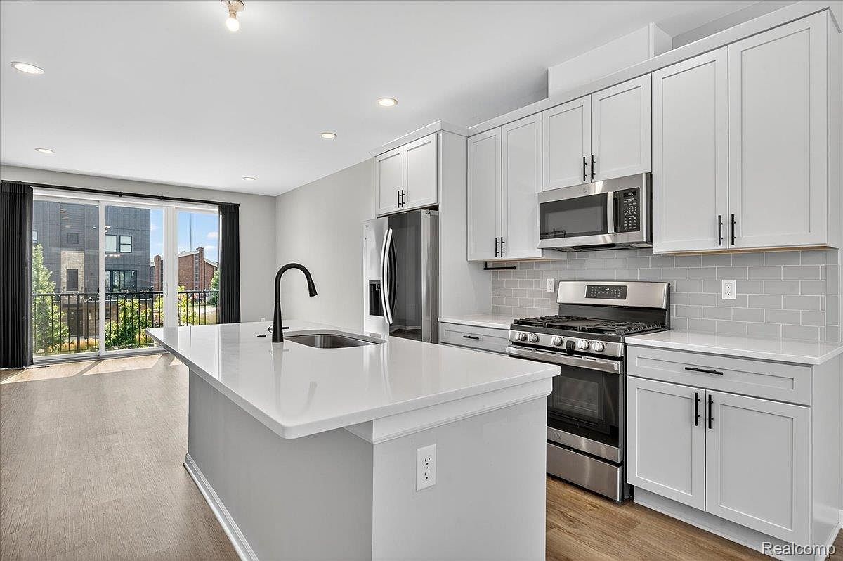 1087 Hampton Cir Detroit, MI 48207 - Thumbnail 5