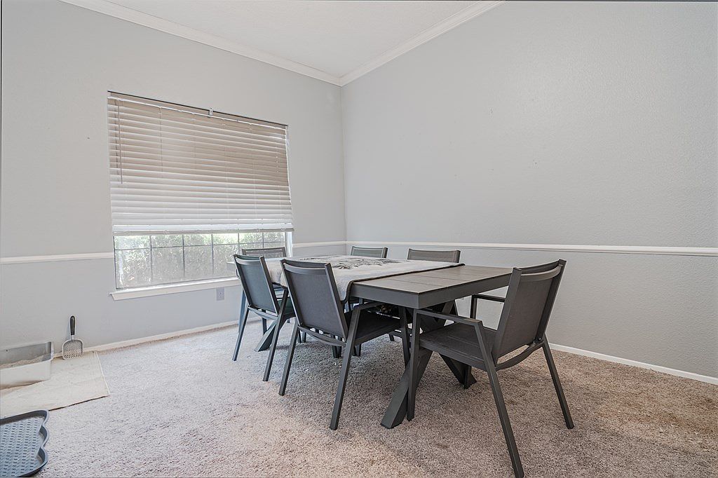 5212 Green Tree Blvd Midland, TX 79707 - Thumbnail 5