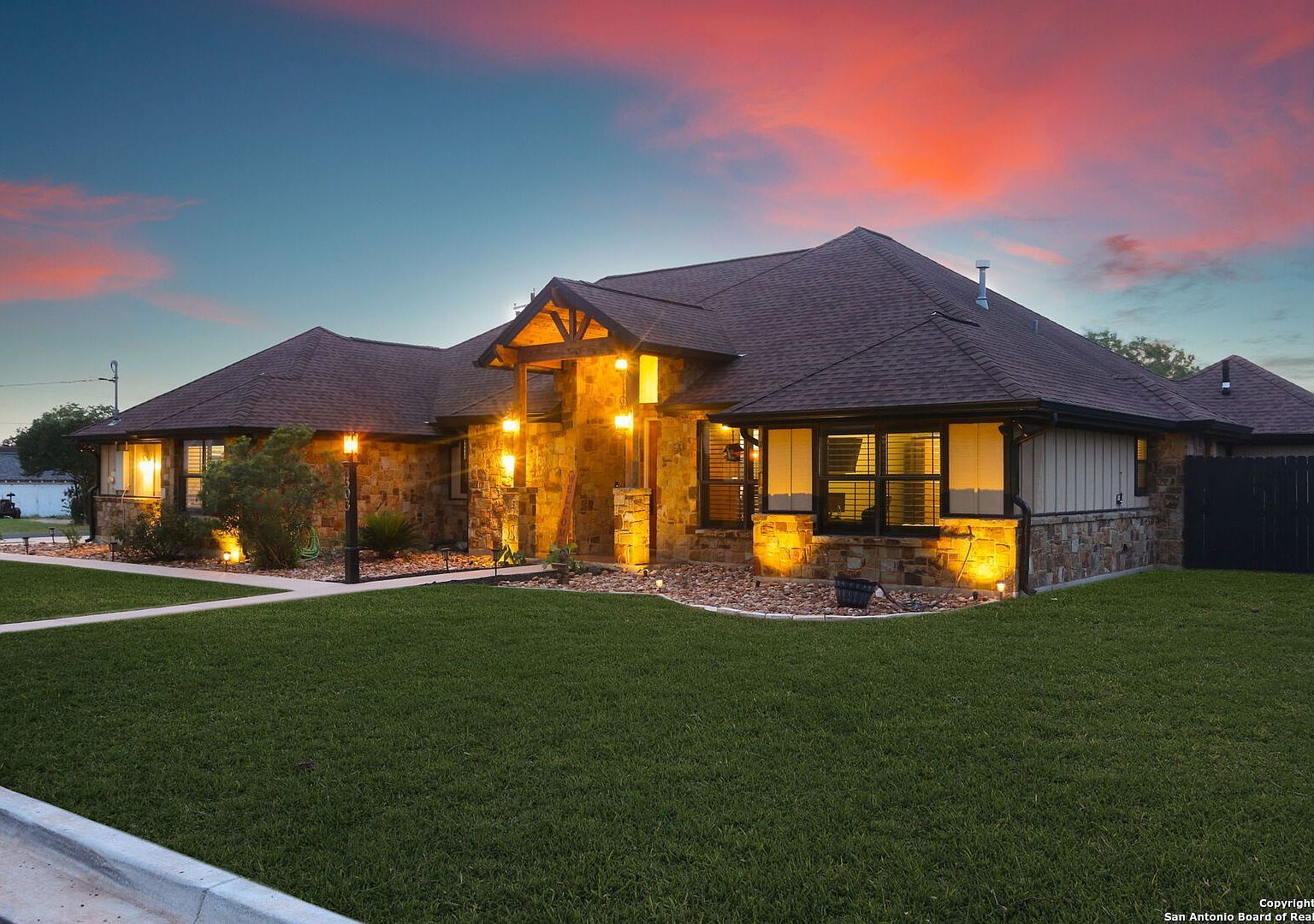 303 Schneider St Poth, TX 78147 - Thumbnail 5