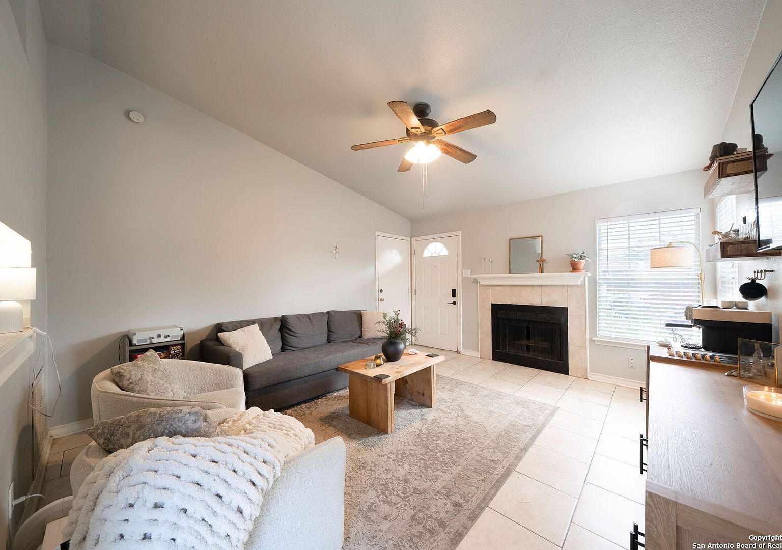 6131 Valley Bay Dr San Antonio, TX 78250 - Thumbnail 5