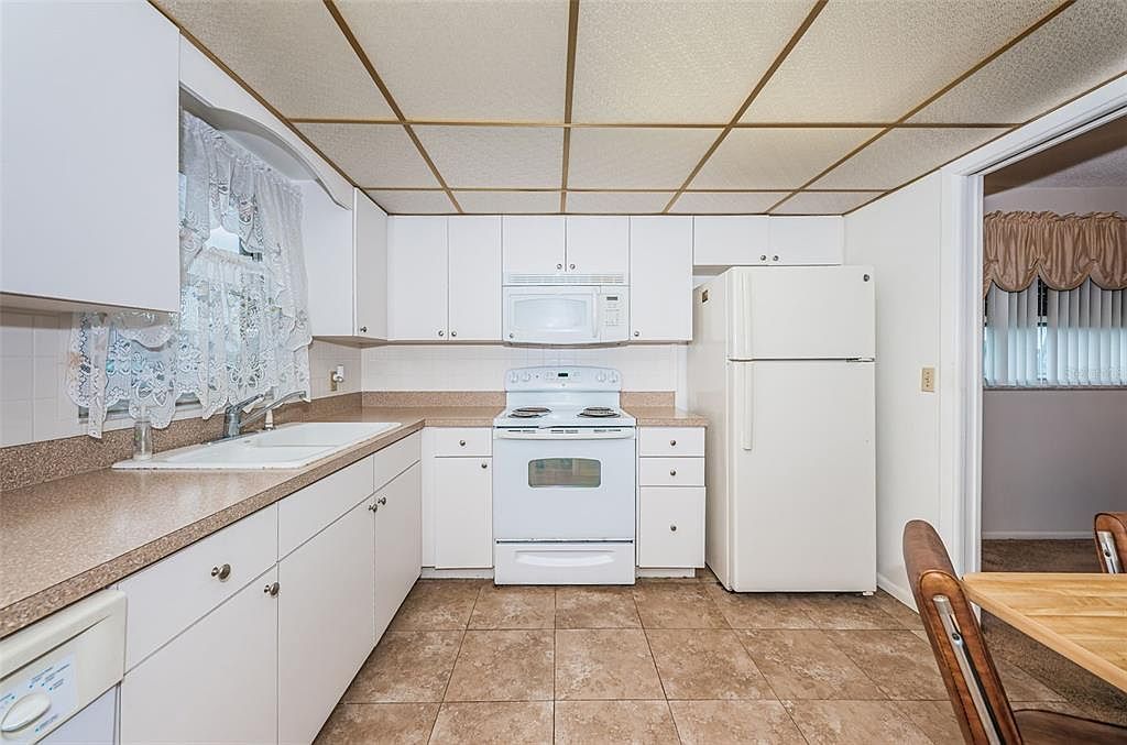 4525 Cove Cir APT 101 Saint Petersburg, FL 33708 - Thumbnail 5