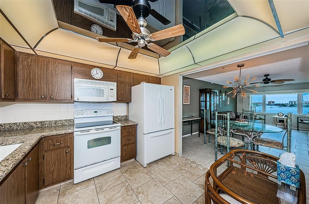 4525 Cove Cir APT 603 Saint Petersburg, FL 33708 - Thumbnail 5