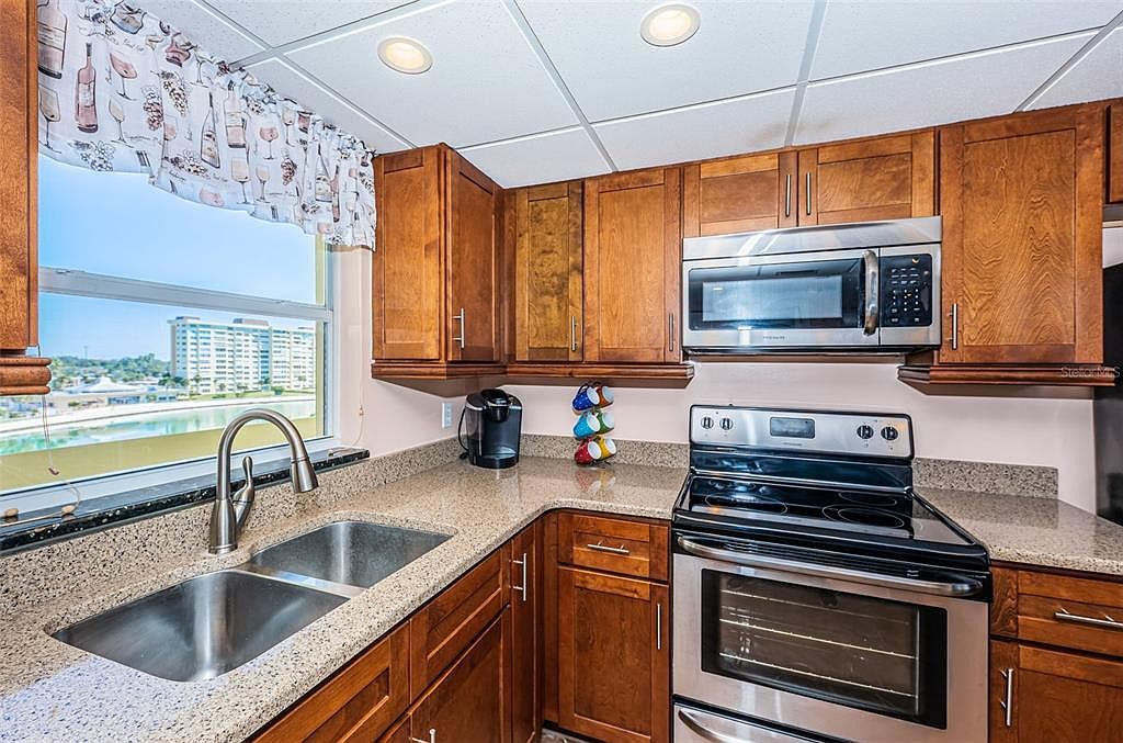 4750 Cove Cir APT 605 Saint Petersburg, FL 33708 - Thumbnail 5