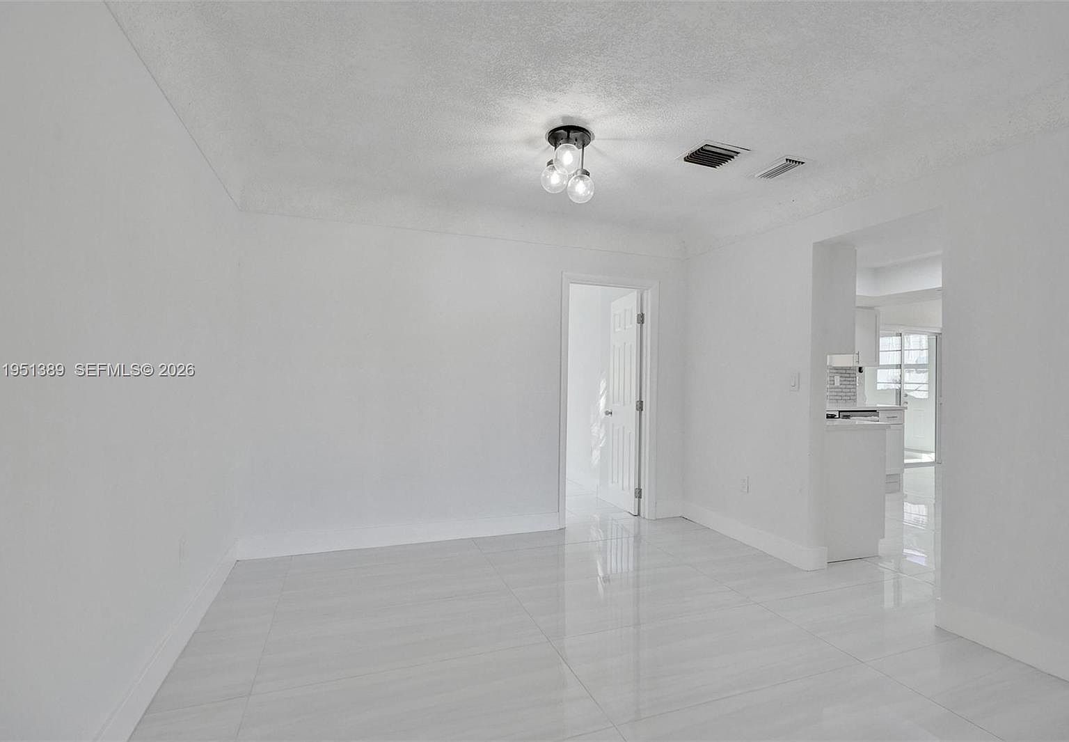 8436 Southampton Dr Miramar, FL 33025 - Thumbnail 5