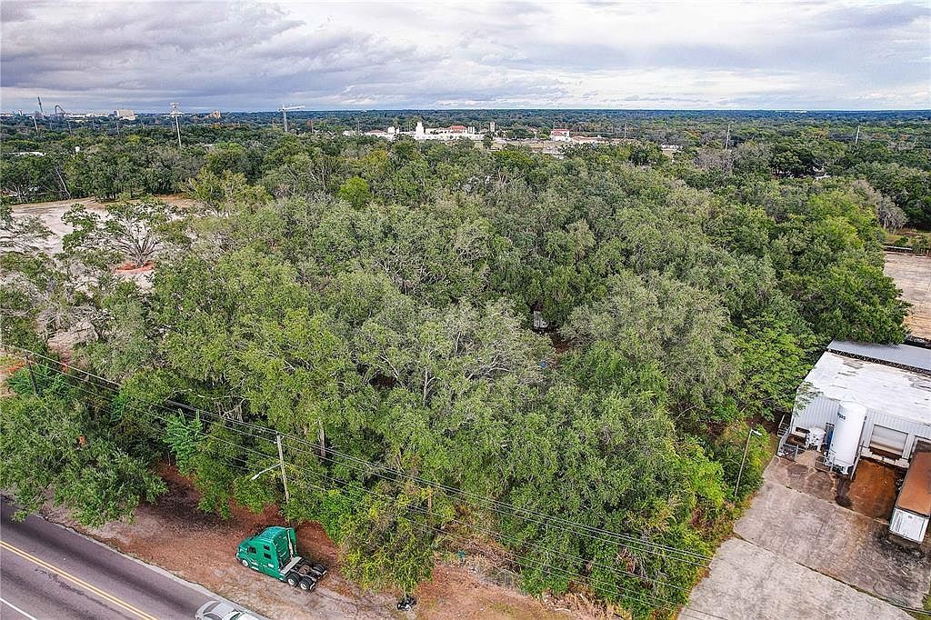 6905 & 6907 Rowlett Park Dr Tampa, FL 33610 - Thumbnail 5