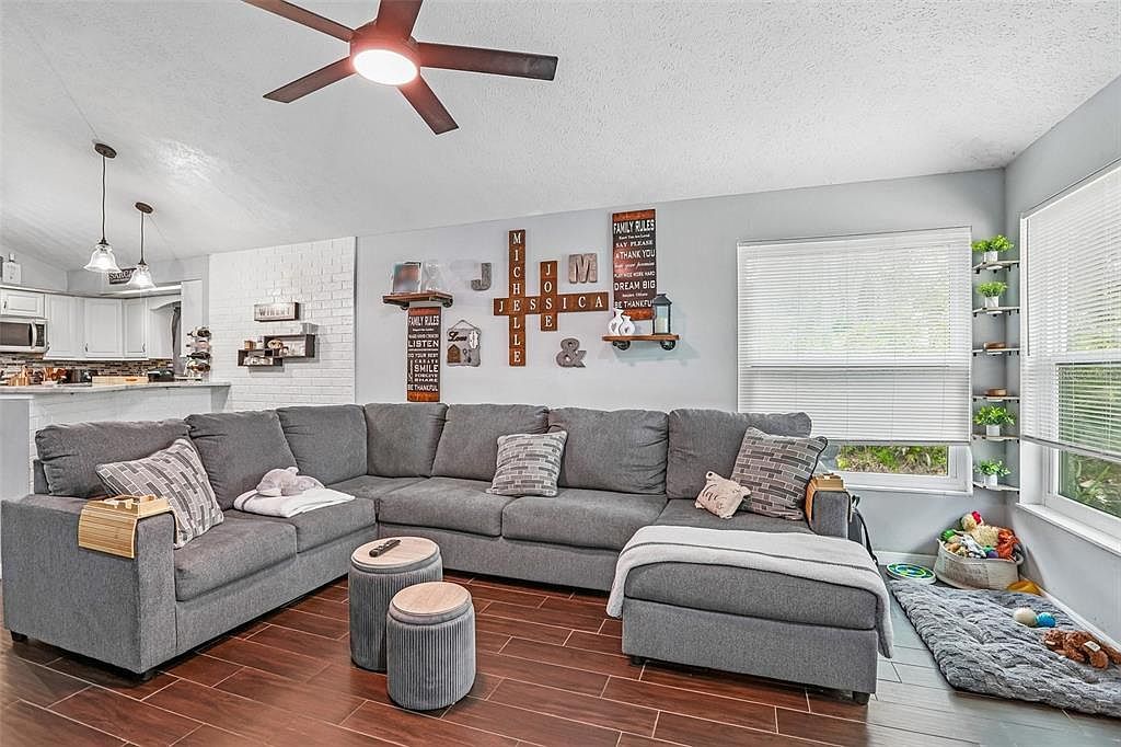 4001 Bainwood Ct Tampa, FL 33614 - Thumbnail 5