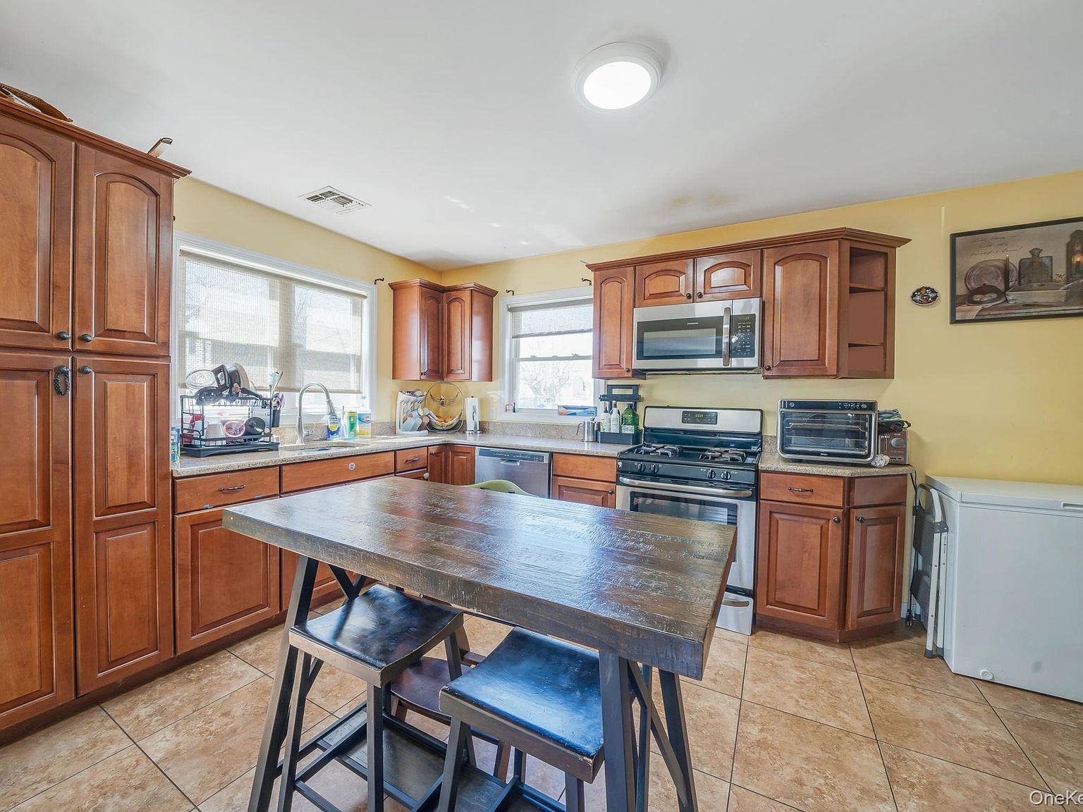 82 E Seacrest Ave Lindenhurst, NY 11757 - Thumbnail 5