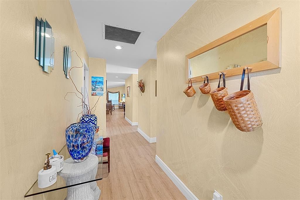 6809 SE Yorktown Dr Hobe Sound, FL 33455 - Thumbnail 5