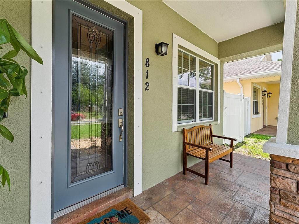 812 W Country Club Dr Tampa, FL 33612 - Thumbnail 5