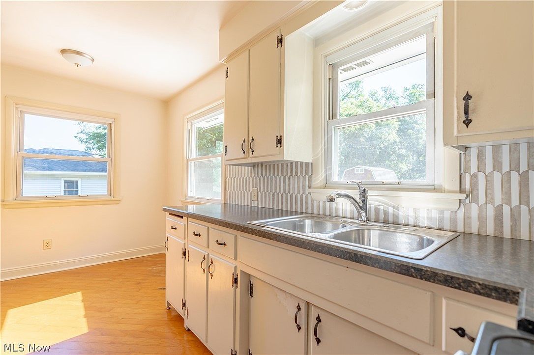 13526 Glenvale Ave NW Uniontown, OH 44685 - Thumbnail 5