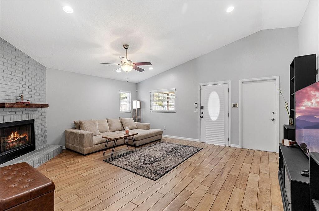 7049 67th Way N Pinellas Park, FL 33781 - Thumbnail 5