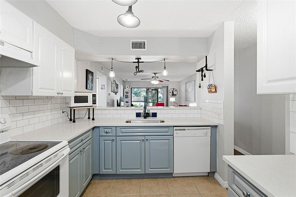 3001 58th Ave S APT 105 Saint Petersburg, FL 33712 - Thumbnail 5