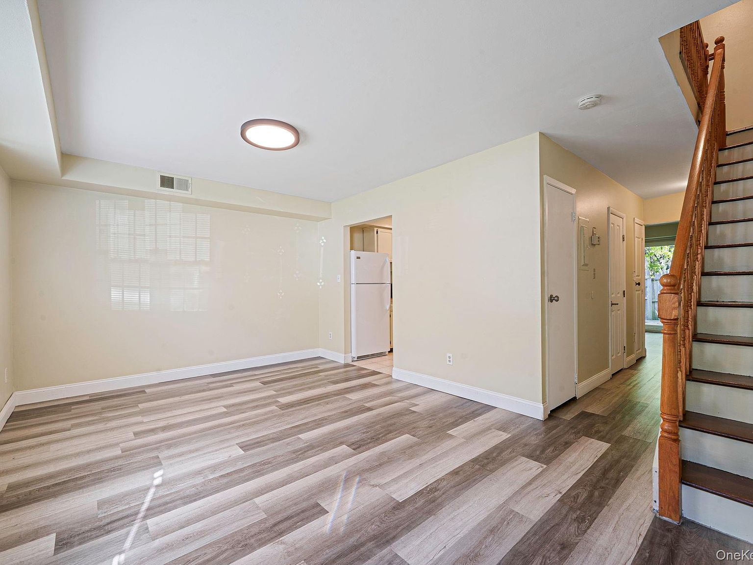 102 Hill Spur Calverton, NY 11933 - Thumbnail 5