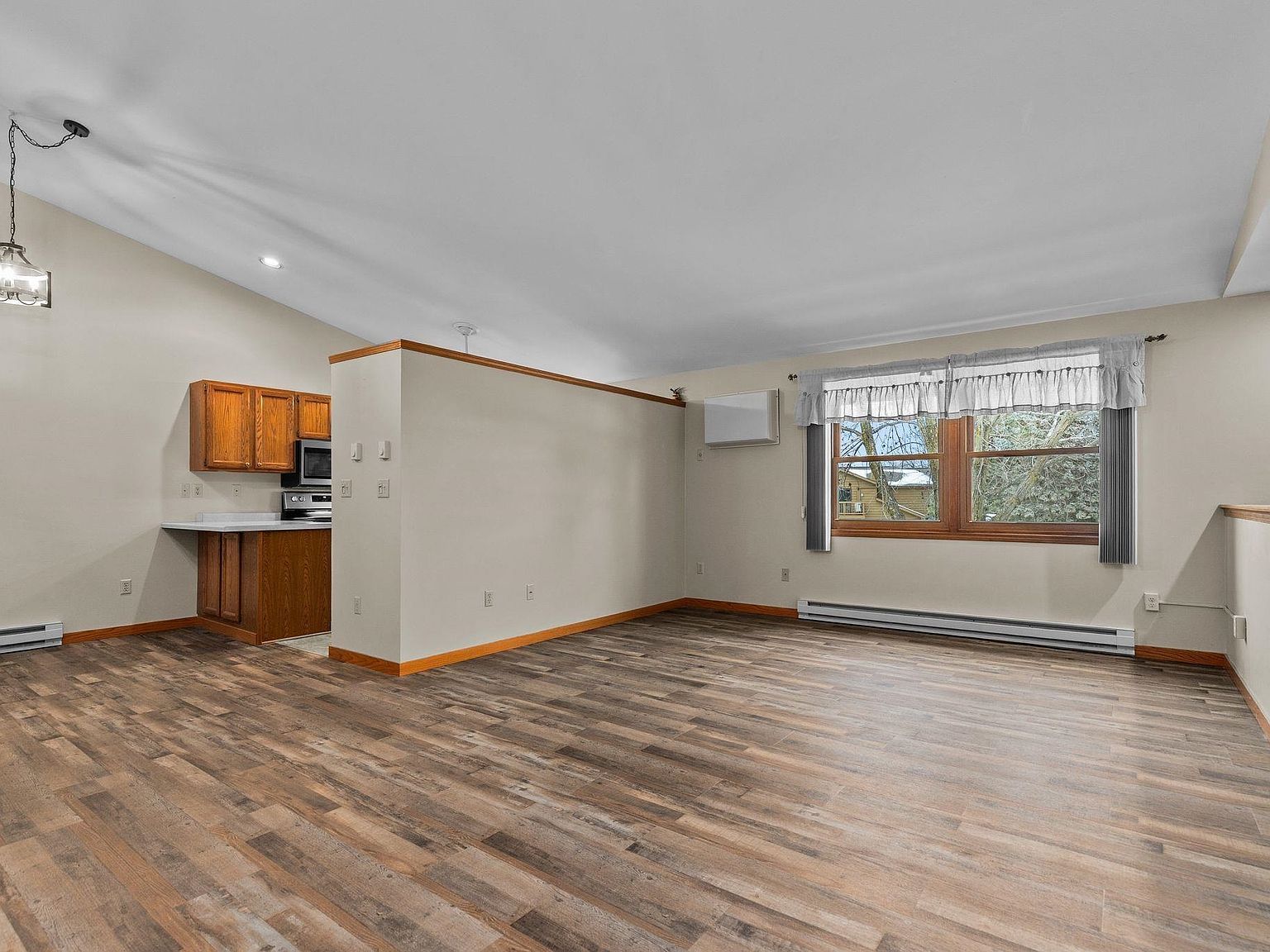 921 Babcock St APT 11 Neenah, WI 54956 - Thumbnail 5