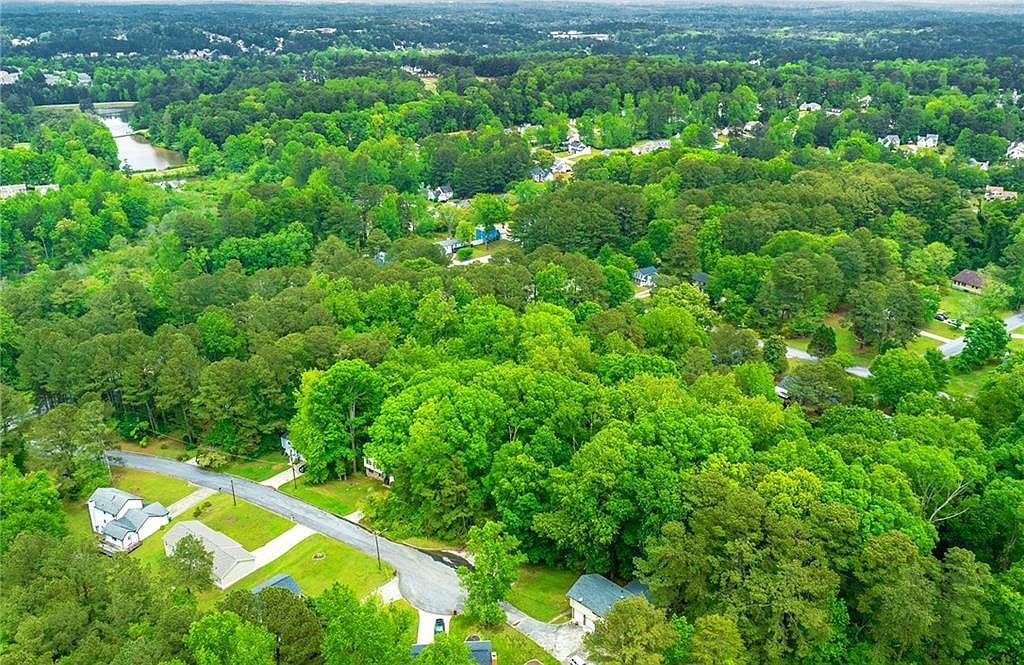 1298 Silver Spur Ct Lithonia, GA 30058 - Thumbnail 5