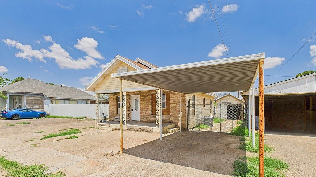 611 W 8th St Pecos, TX 79772 - Thumbnail 5