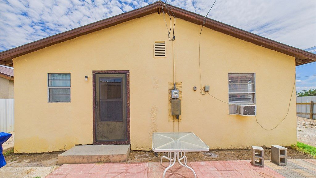 1223 S Cypress St Pecos, TX 79772 - Thumbnail 5