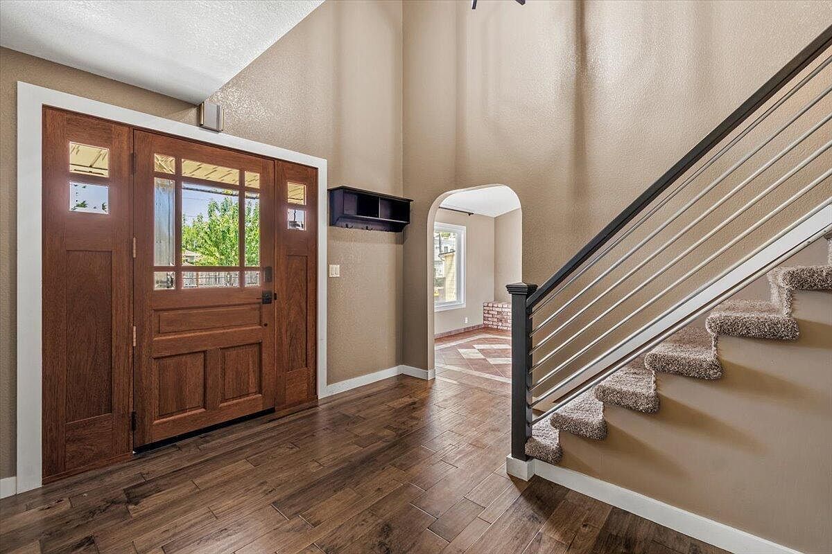 1956 Gage Ln Eureka, CA 95503 - Thumbnail 5