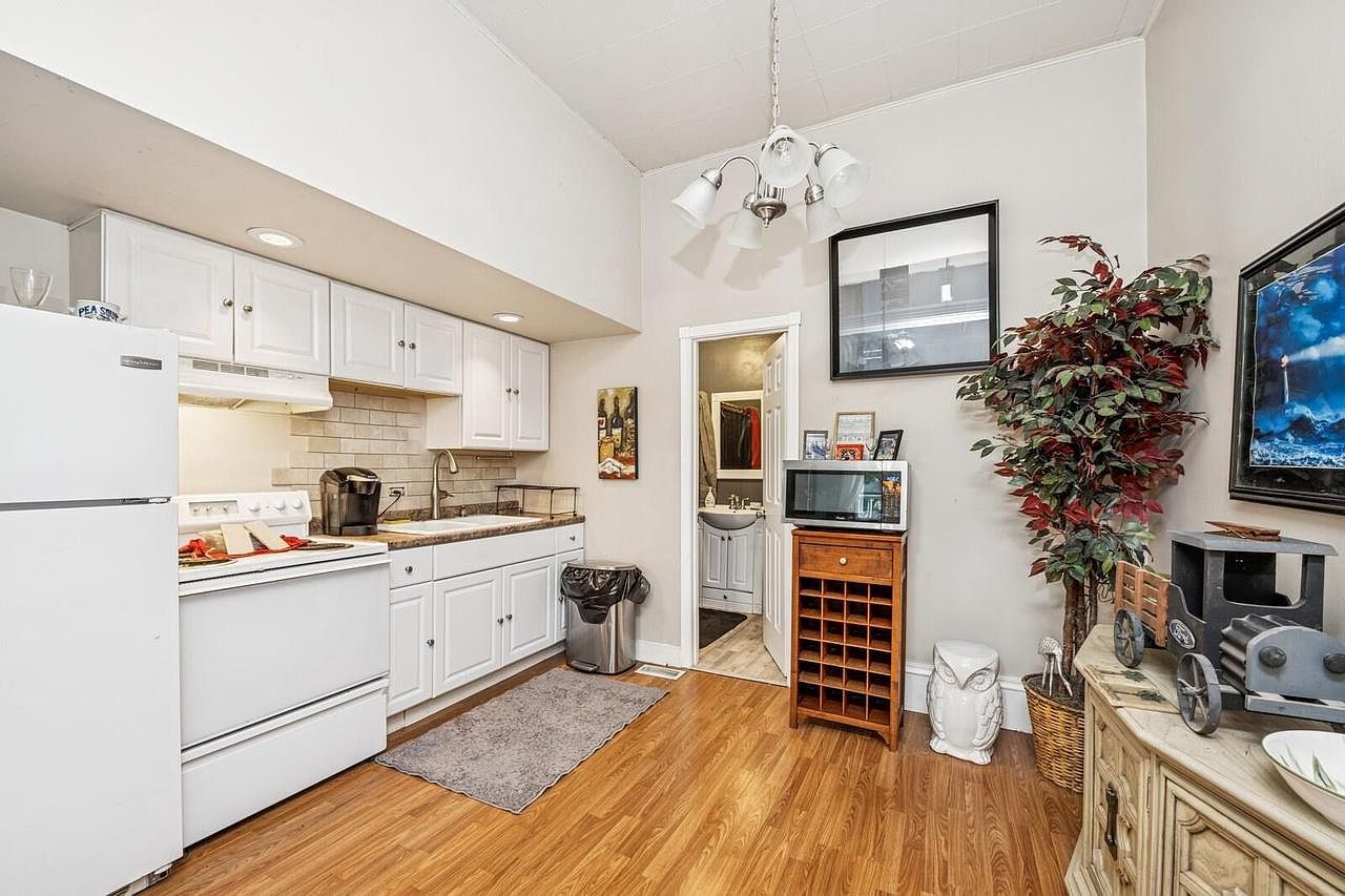 1128 Wisconsin St Lake Geneva, WI 53147 - Thumbnail 5