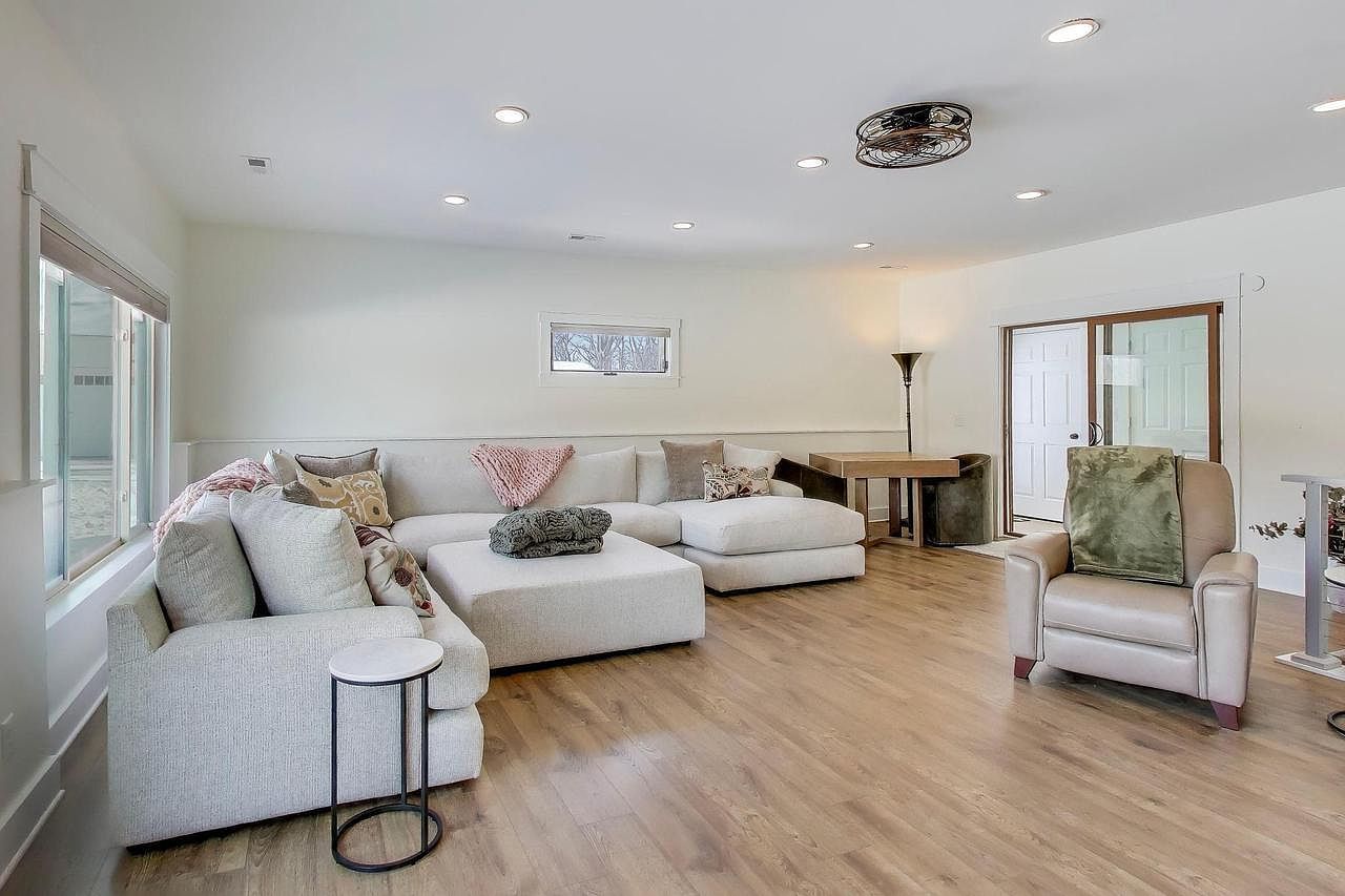 2403 Quiet Ln Delavan, WI 53115 - Thumbnail 5