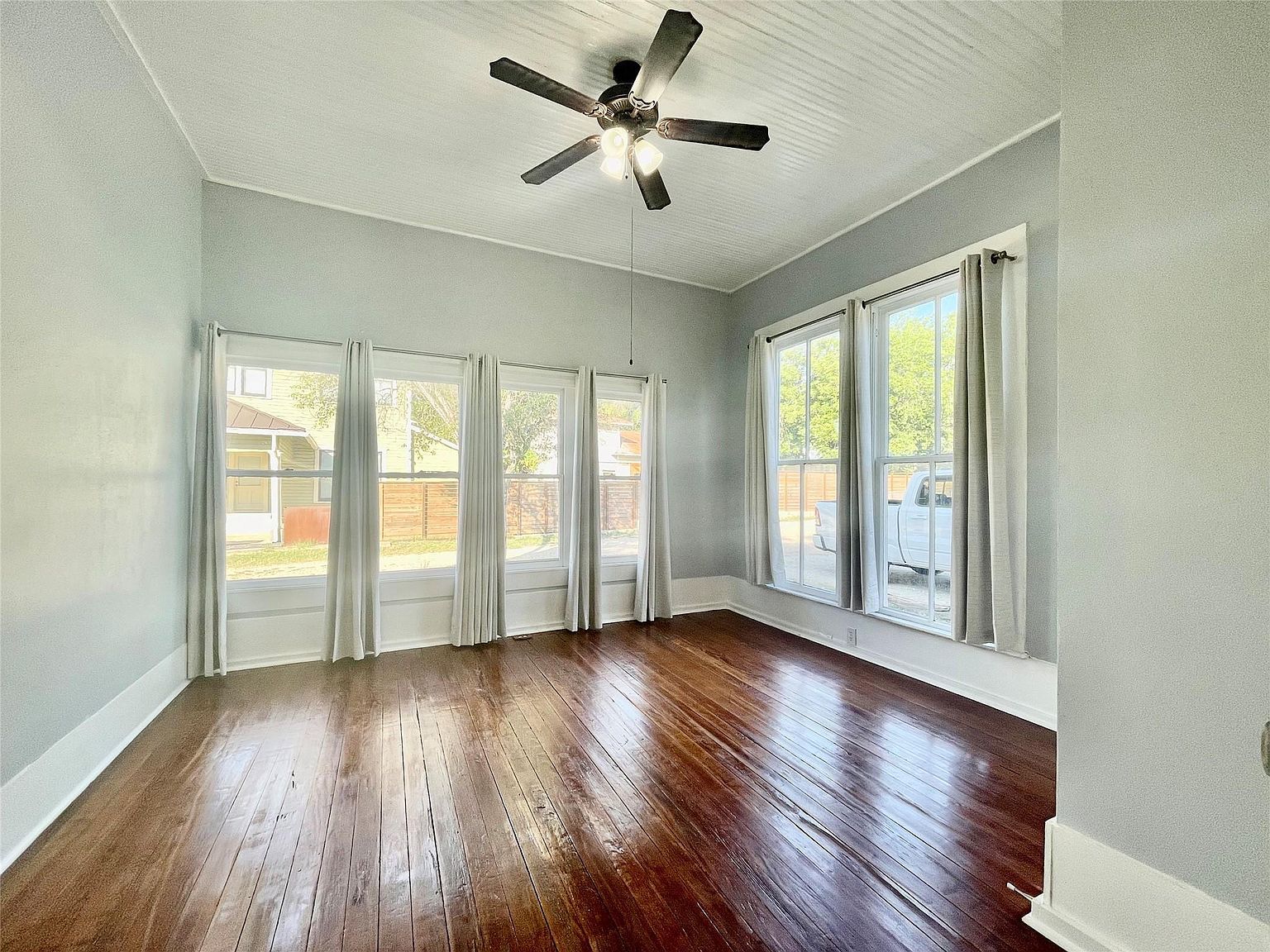 908 W Hopkins St San Marcos, TX 78666 - Thumbnail 5