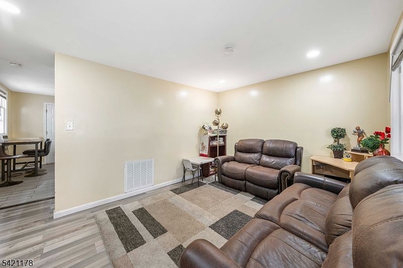 75 Winans Ave Newark, NJ 07108 - Thumbnail 5